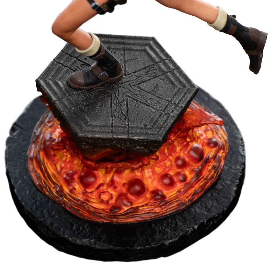 Tomb Raider - Lara Croft Sanctuary of Flame Miniature Figure
