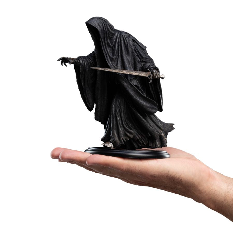 The Lord of the Rings - Ringwraith at the Prancing Pony Miniature Statue