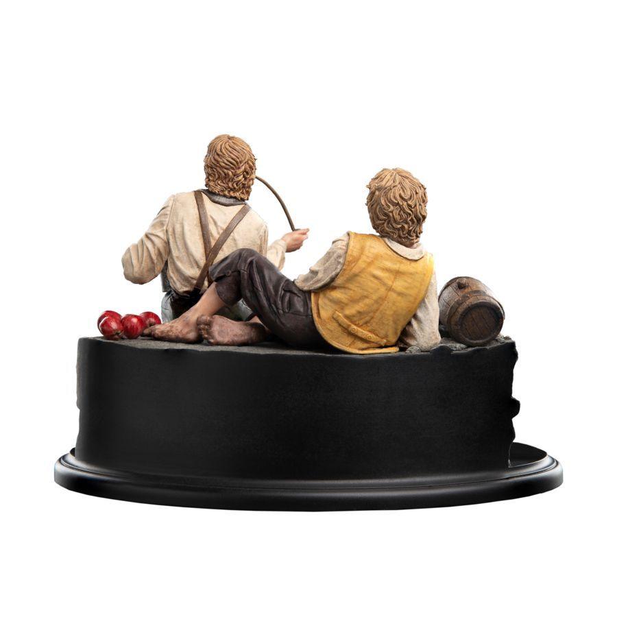 The Lord of the Rings - Merry and Pippin Miniature Statue