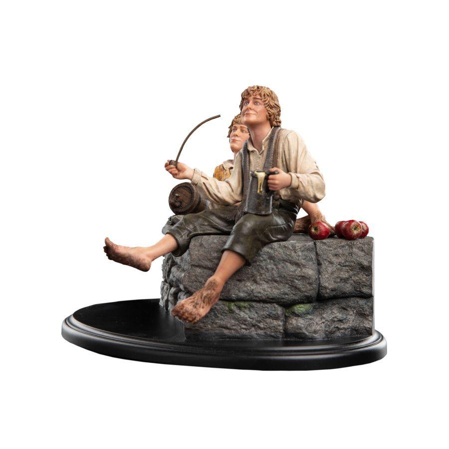 The Lord of the Rings - Merry and Pippin Miniature Statue