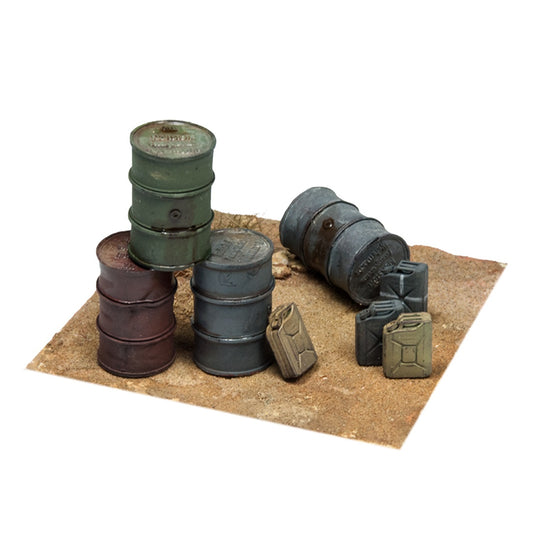 Scale 75 Figures - Warfront - German Supplies - Fuel Drums And Jerrycans 35mm