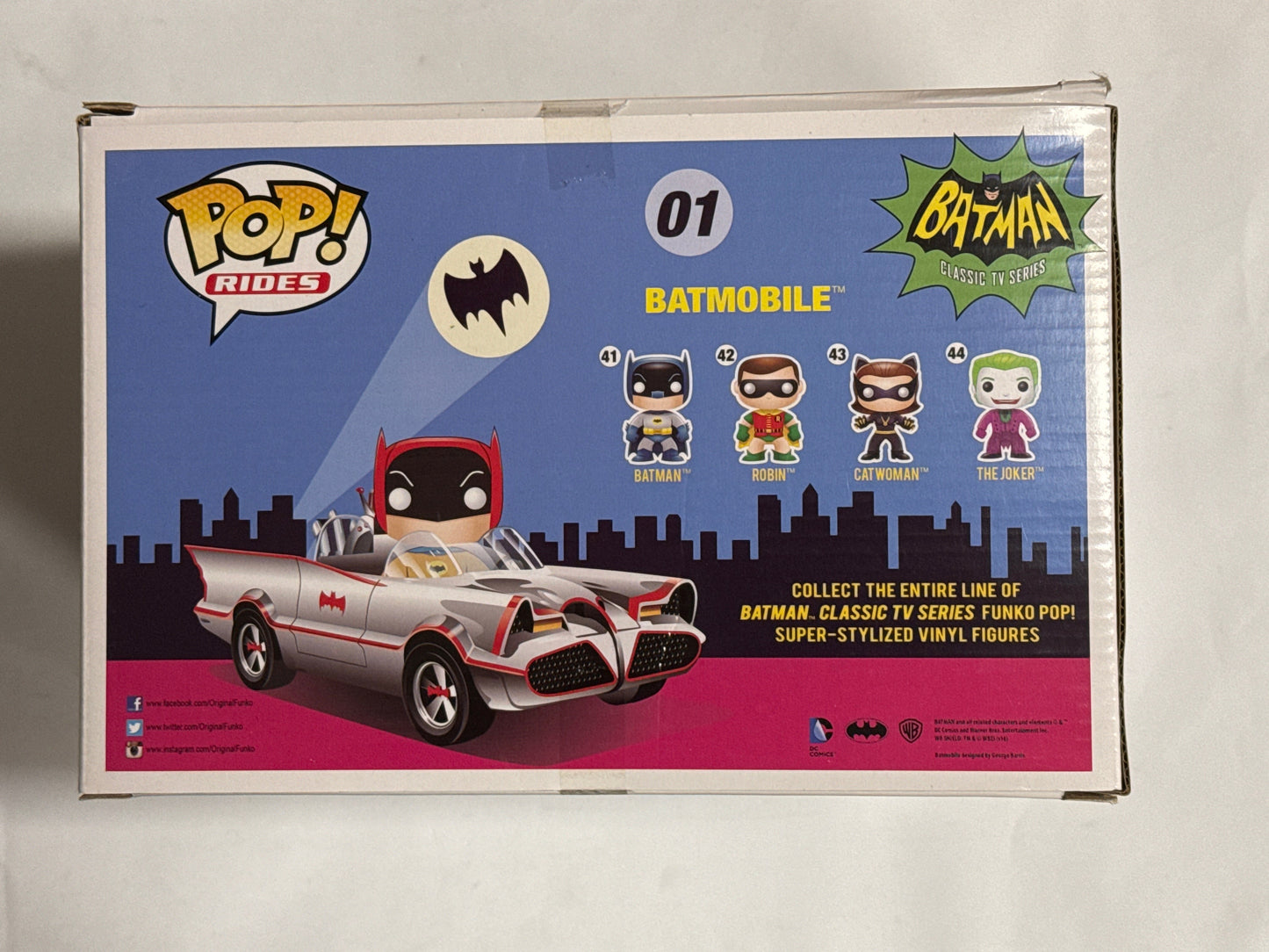 Batman - Batman w/ Chrome Batmobile 2016 Summer Convention Exclusive Pop Ride #01