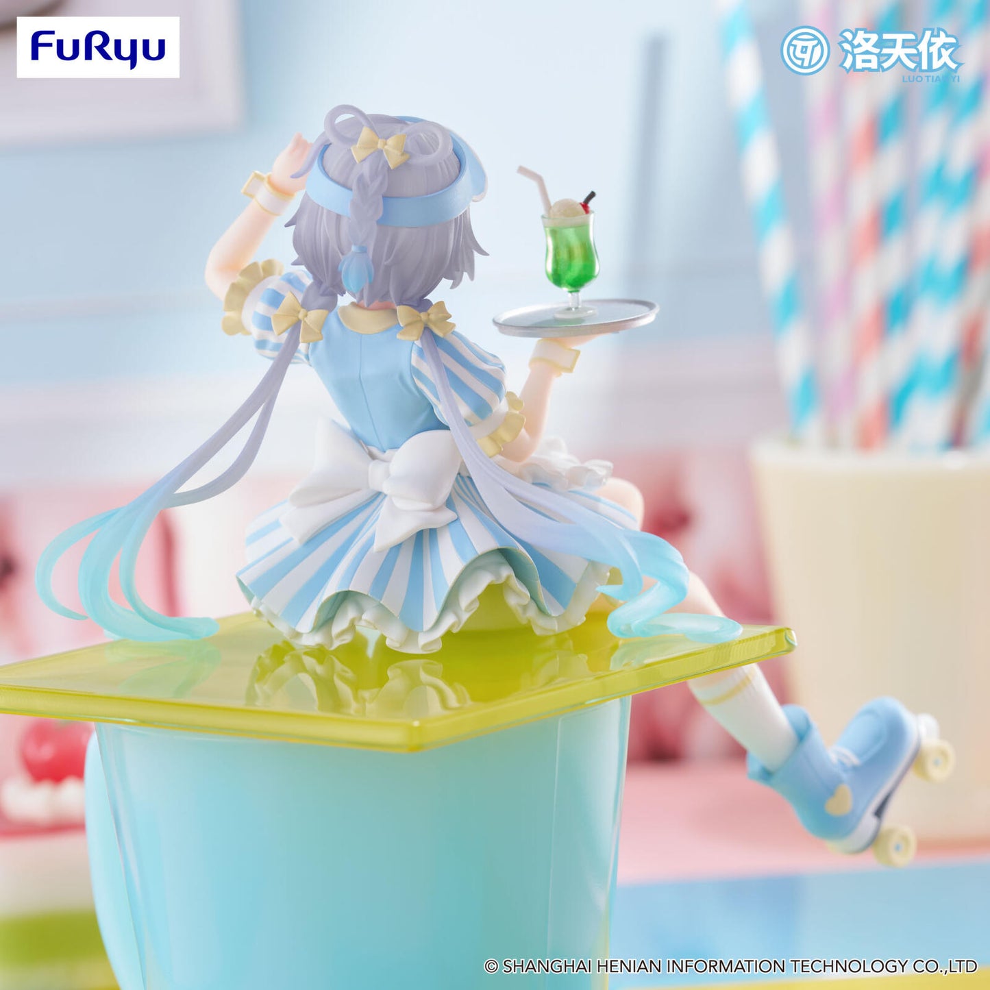 Noodle Stopper Figure V Singer Luo Tian Yi Waitress Version