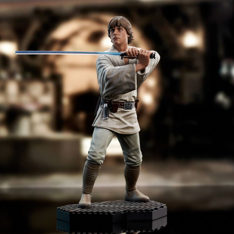 Star Wars - Luke Skywalker Training Statue