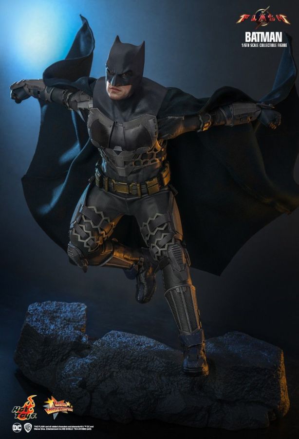 The Flash - Batman 1/6 Scale Collectible Action Figure