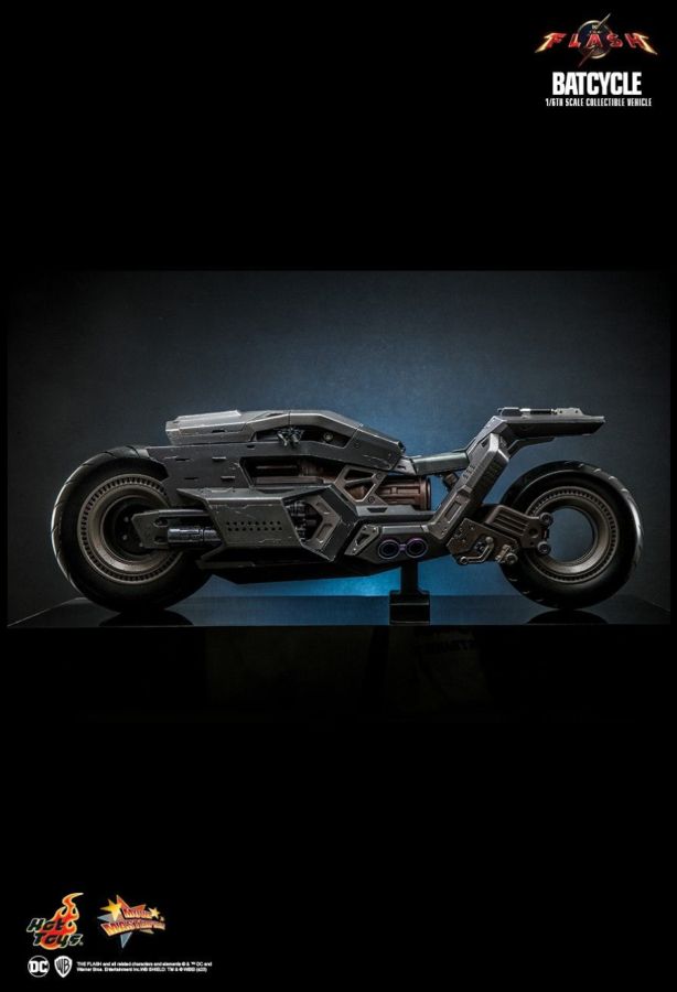 The Flash - Batcycle 1/6 Scale Collectible Figure