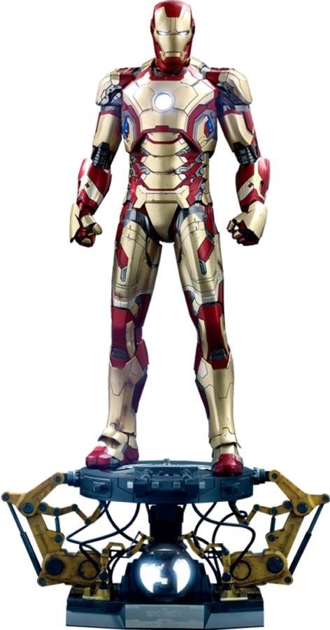 Iron Man 3 - Iron Man Mark XLII Deluxe 1:4 Scale Action Figure