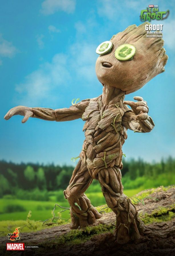 Guardians of the Galaxy - I Am Groot: Groot Collectible Figure (Deluxe Version)