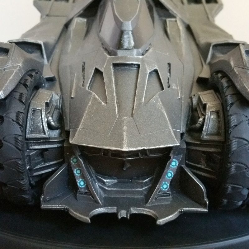 Batman: Arkham Knight - Batmobile Bookend - Ozzie Collectables