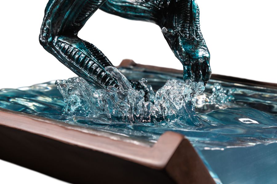 Aliens - Alien Water Attack Statue - Ozzie Collectables