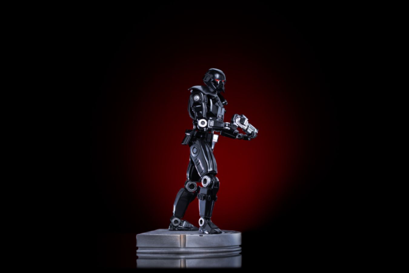 Star Wars: The Mandalorian - Dark Trooper 1:10 Scale Statue