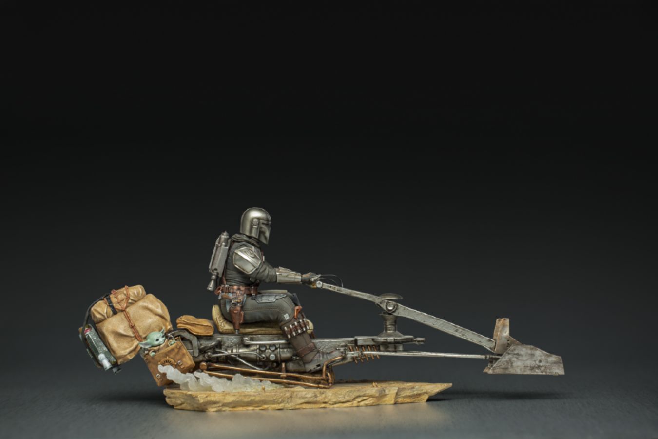 Star Wars: The Mandalorian - Mandalorian on Speederbike Deluxe 1:10 Scale Statue