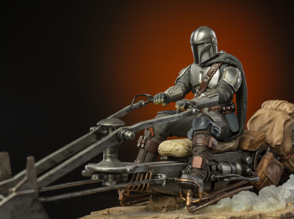 Star Wars: The Mandalorian - Mandalorian on Speederbike Deluxe 1:10 Scale Statue