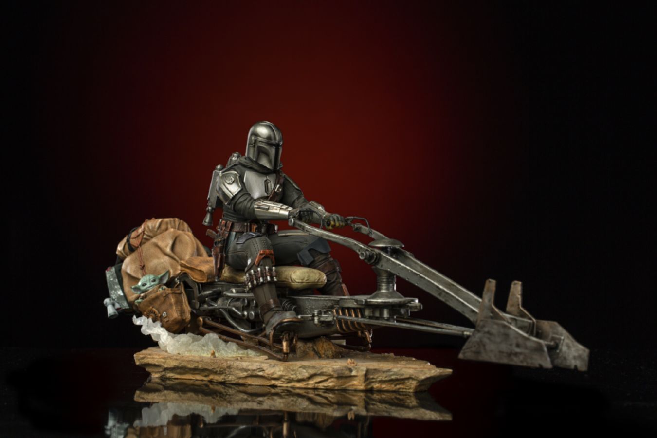 Star Wars: The Mandalorian - Mandalorian on Speederbike Deluxe 1:10 Scale Statue