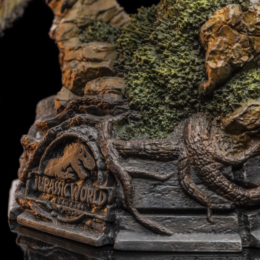 Jurassic World 3: Dominion - Dilophosaurus 1:10 Scale Statue