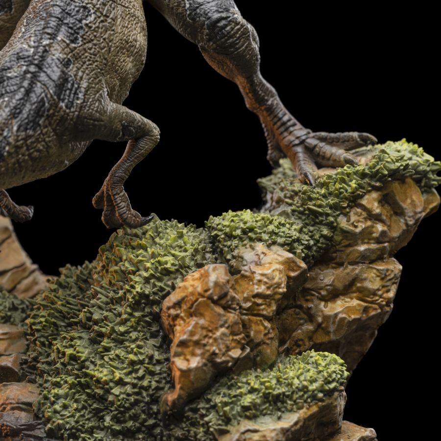 Jurassic World 3: Dominion - Dilophosaurus 1:10 Scale Statue