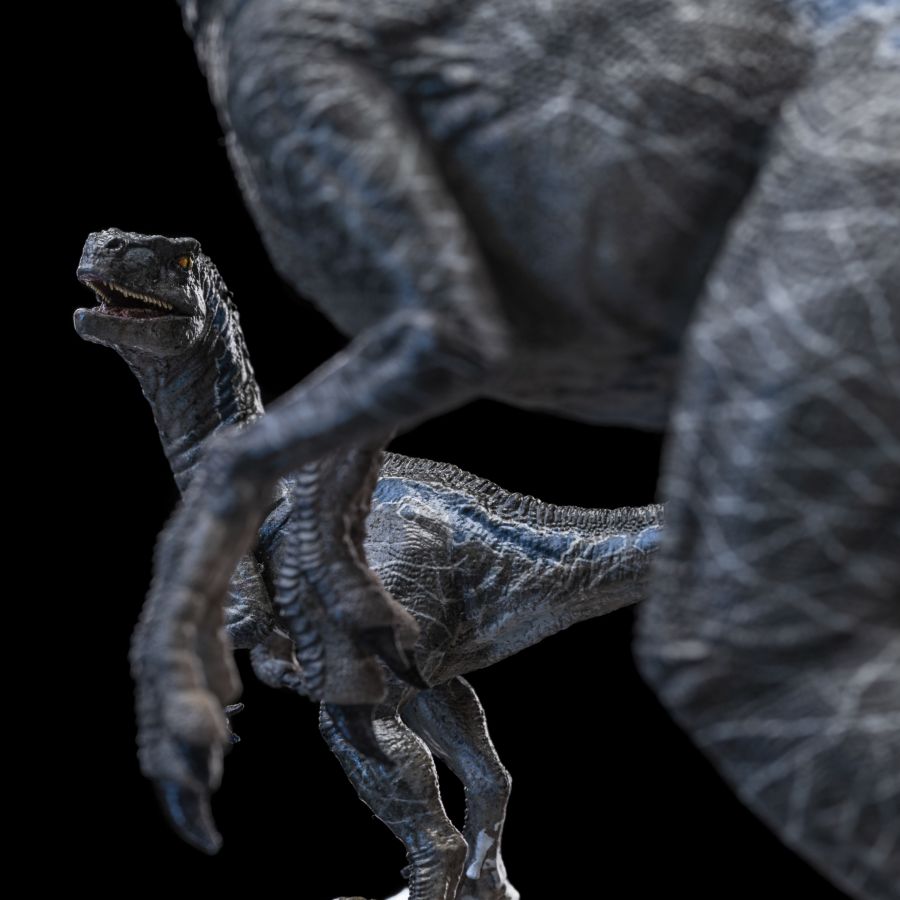 Jurassic World 3: Dominion - Blue & Beta 1:10 Scale Statue