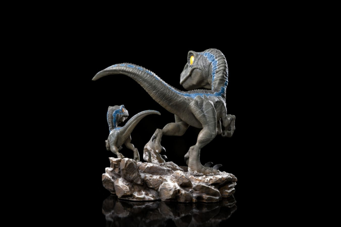 Jurassic World 3: Dominion - Blue & Beta Minico Vinyl Figure