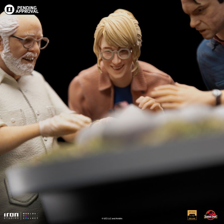 Jurassic Park - Dino Hatchling Deluxe 1:10 Statue
