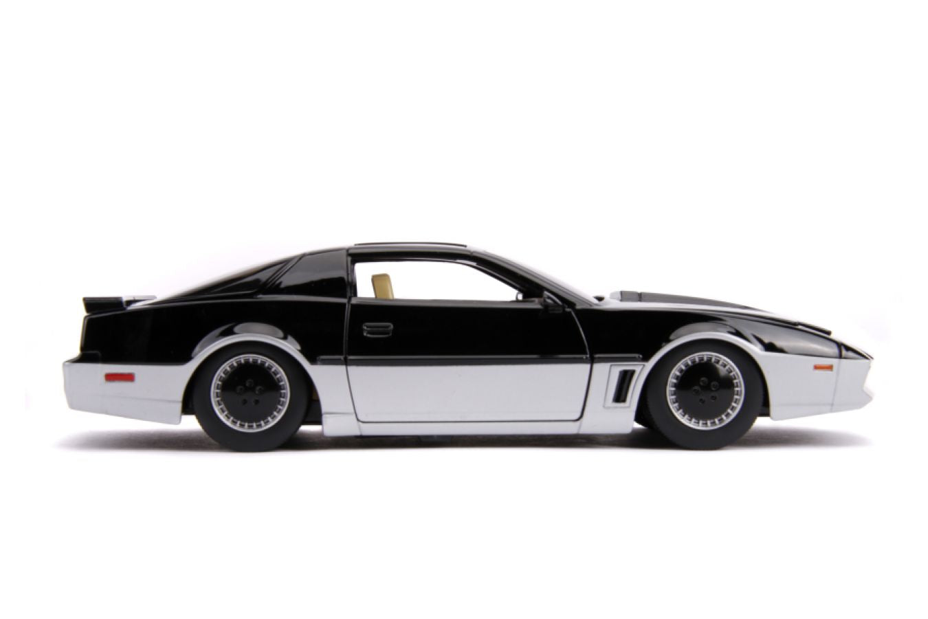 Knight Rider - K.A.R.R. 1982 Pontiac Firebird 1:24 Scale Hollywood Ride - Ozzie Collectables