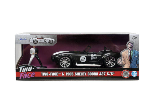 Batman (comics) - 1965 Shelby Cobra with Two-Face Figure 1:32 Scale