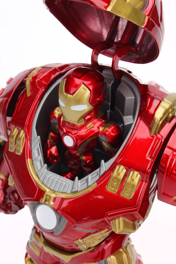 Avengers: Age of Ultron - Hulkbuster 6" & Iron Man 2.5" MetalFig 2-Pack