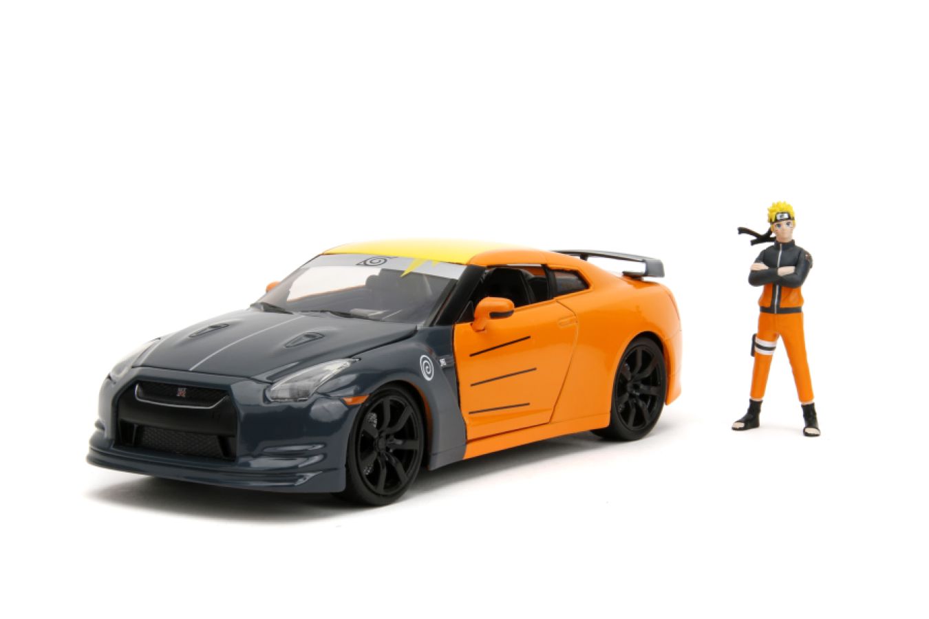 Naruto - Nissan GT-R R35 (2009) 1:24 Scale with Naruto Figure Hollywood Rides Diecast Vehicle