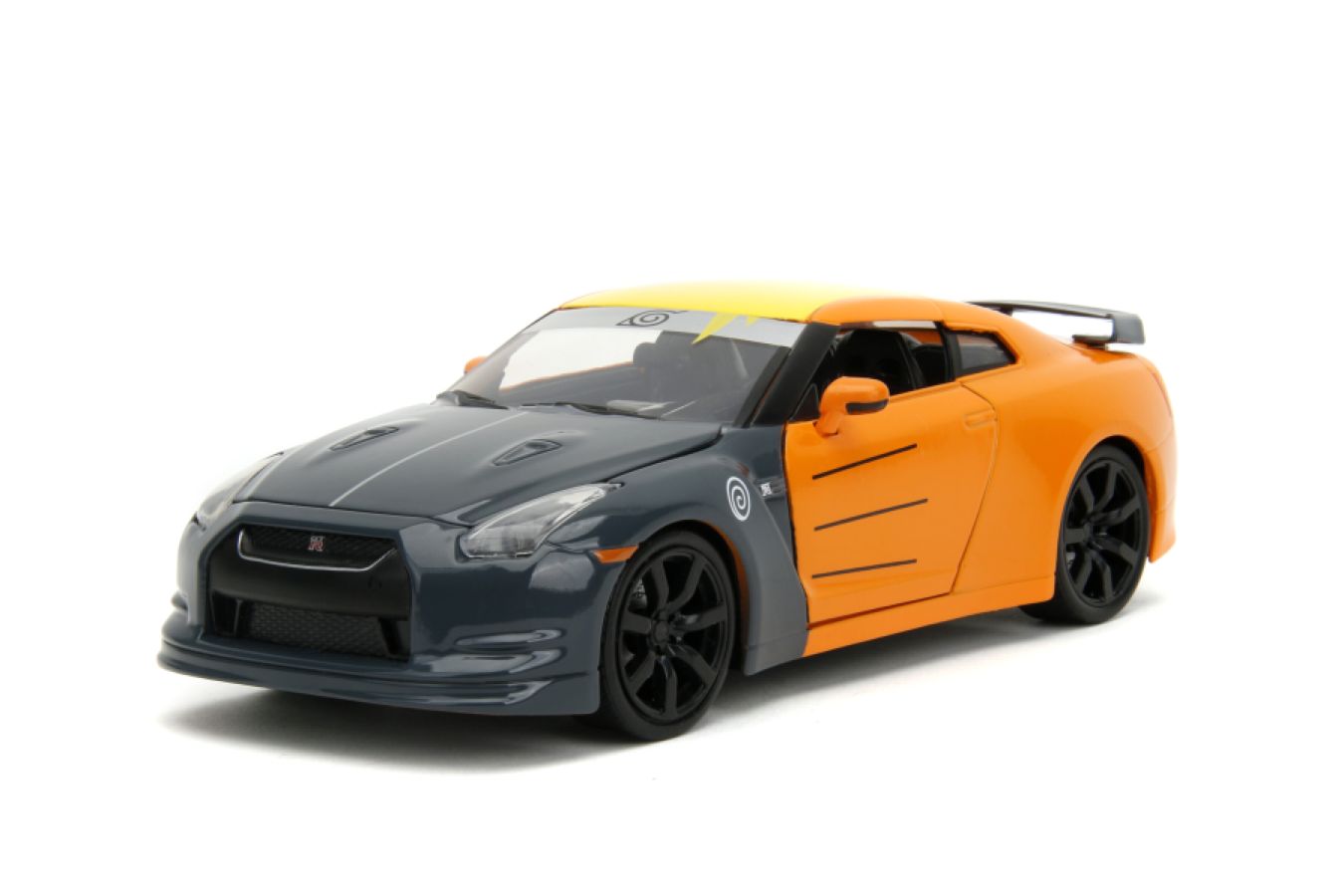 Naruto - Nissan GT-R R35 (2009) 1:24 Scale with Naruto Figure Hollywood Rides Diecast Vehicle