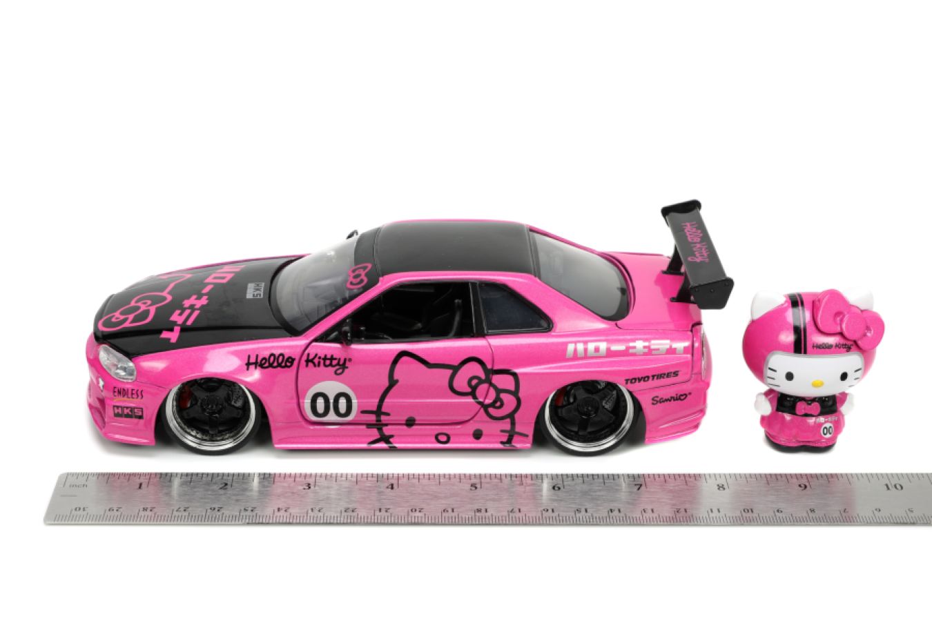 Hello Kitty - 2002 Nissan GTR (R34) with Hello Kitty 1:24 Scale Dieast Vehicle