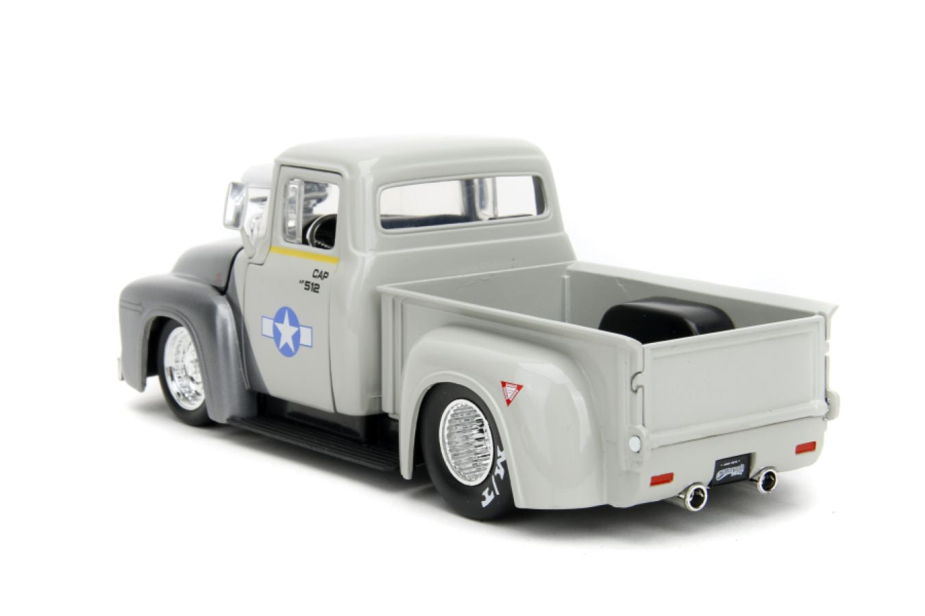 Street Fighter - Ford F-100 (1956) 1:24 with Guile Figure Hollywood Rides Diecast Vehicle