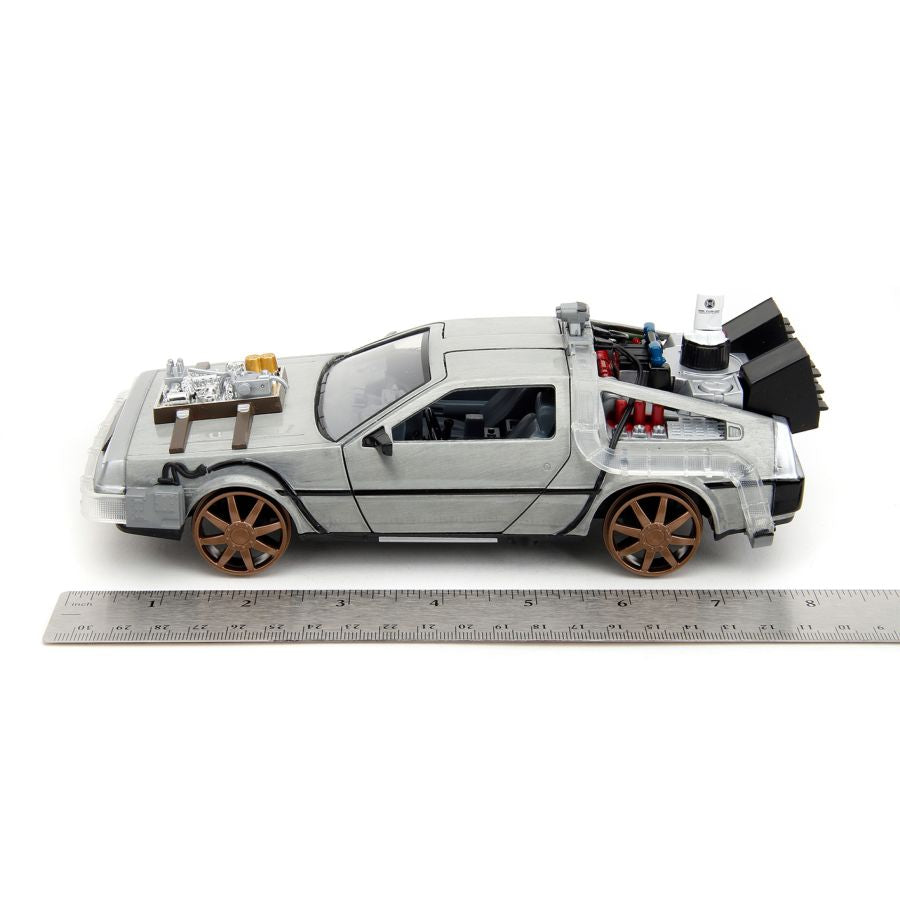 Back to the Future 3 - Delorean 1:24 Diecast Vehicle (with Sound)