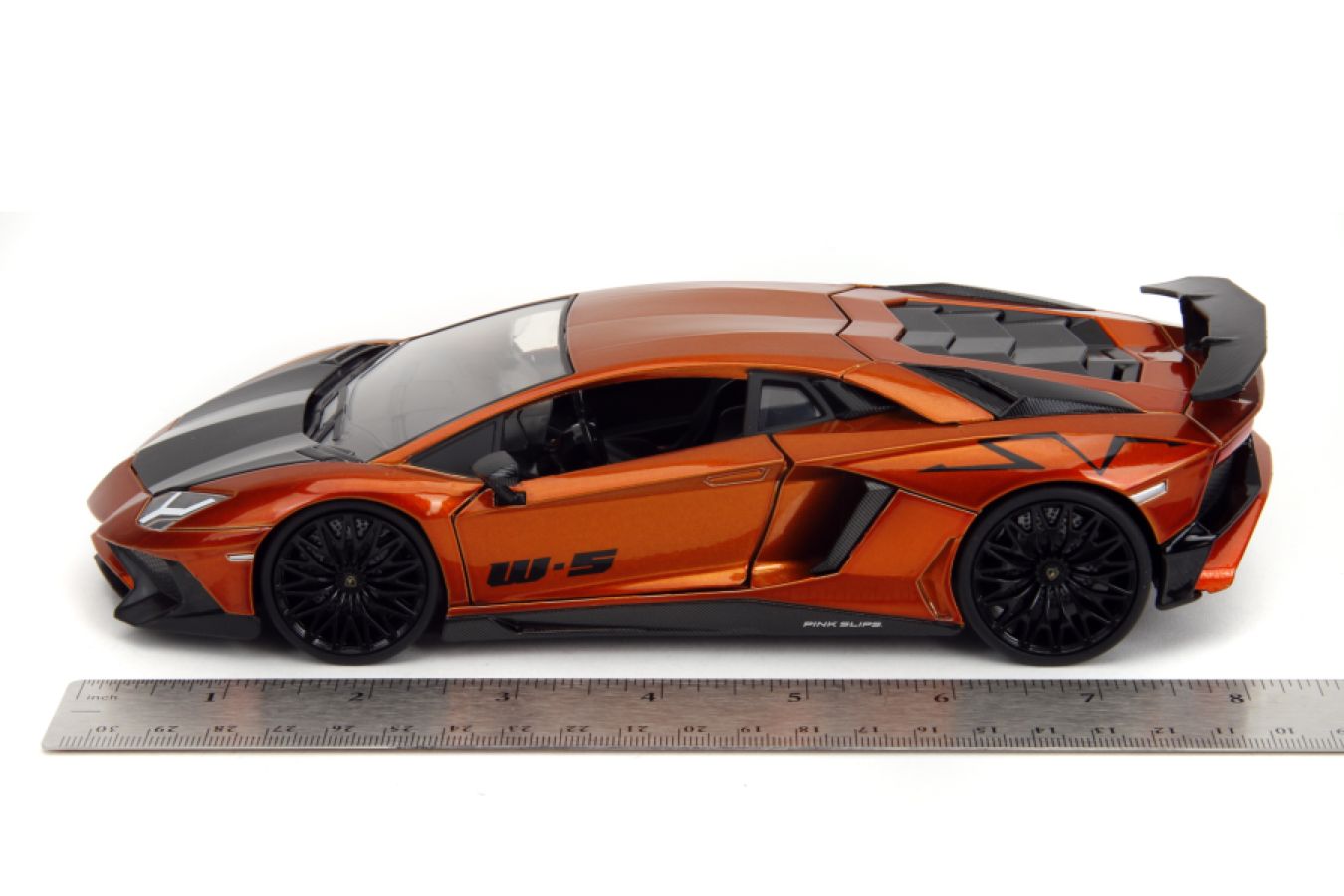 Pink Slips - Lamborghini Aventador SV 1:24 Scale Diecast Vehicle