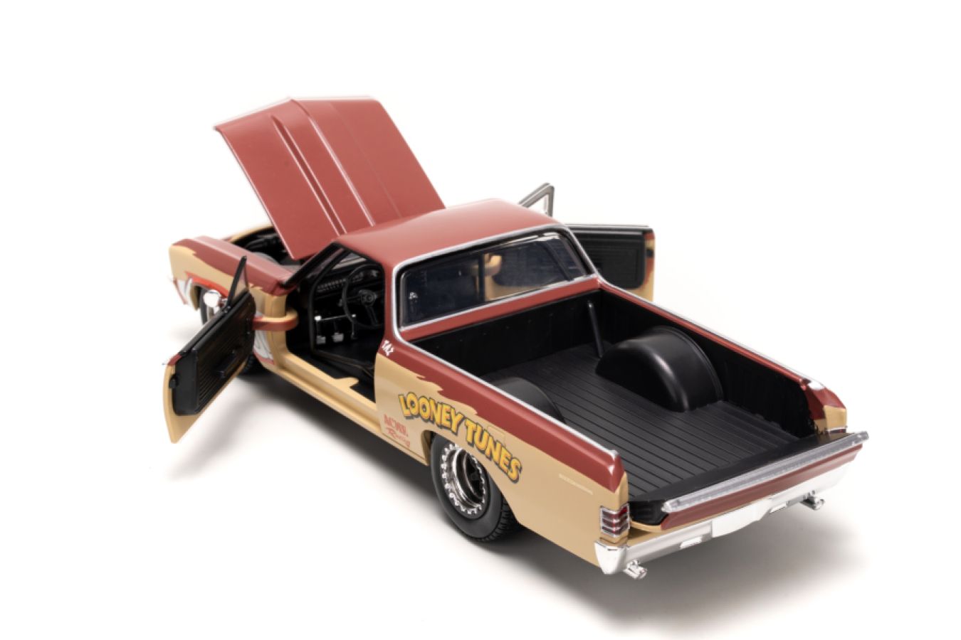 Looney Tunes - Chevy El Camino with Tassie Devil 1:24 Scale Diecast Vehicle