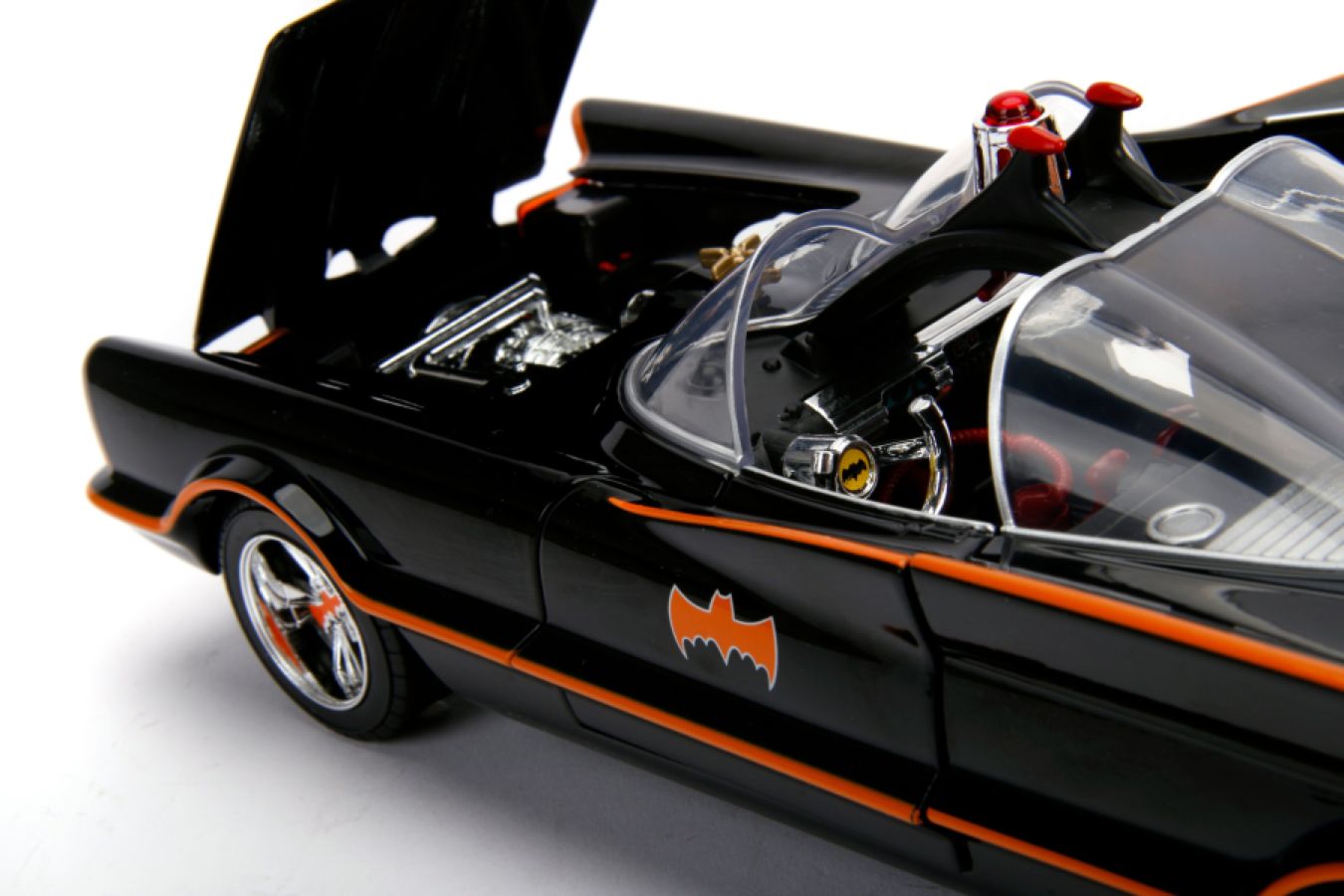 Batman (1966) - Batmobile 1:18 w/Batman - Ozzie Collectables