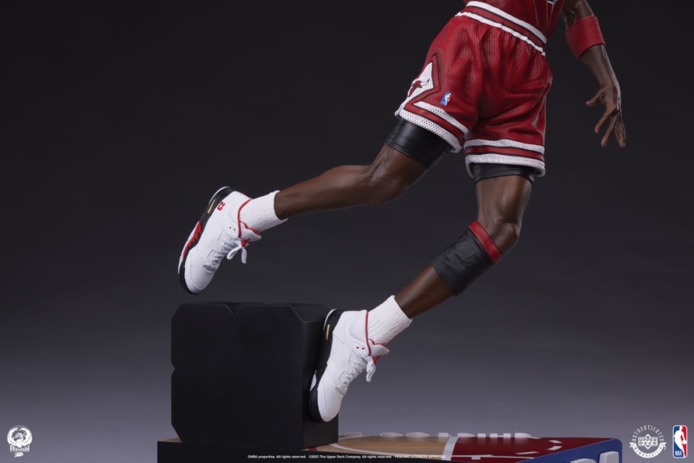 NBA - Michael Jordan 1:4 Scale Statue