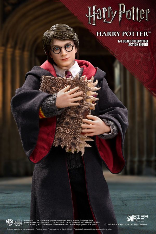 Harry Potter - Harry School Uniform 1:8 Figure - Ozzie Collectables