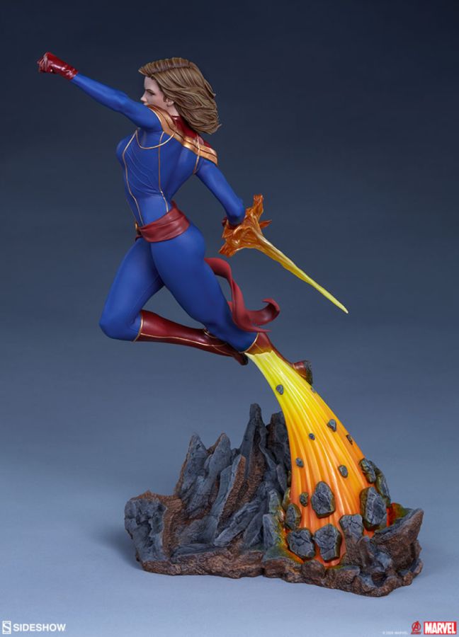 Captain Marvel - Captain Marvel Statue - Ozzie Collectables