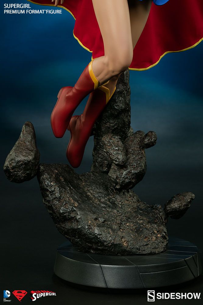 Superman - Supergirl Premium Format 1:4 Scale Statue - Ozzie Collectables