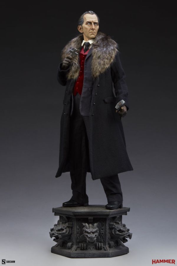 Dracula - Van Helsing Premium Format Statue