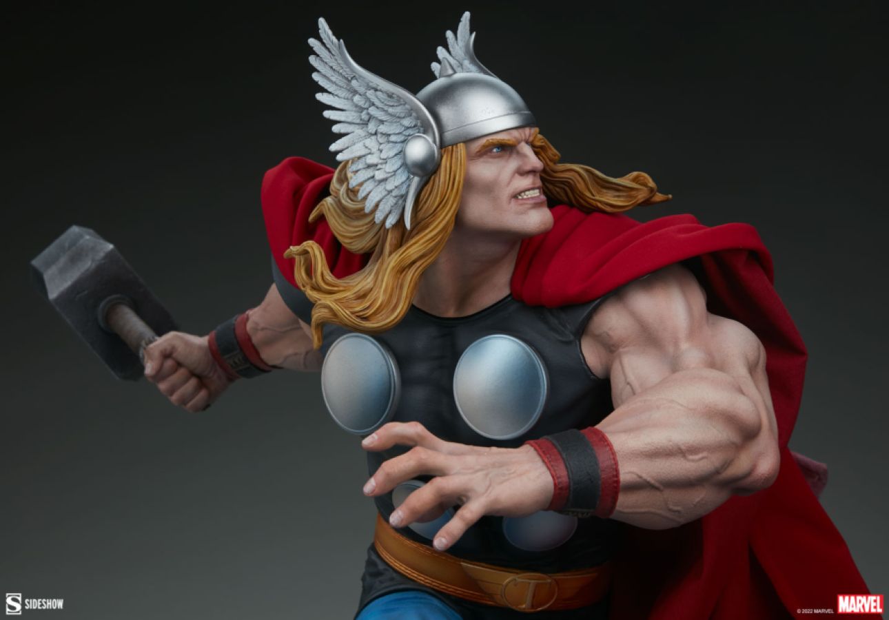 Marvel Comics - Thor Premium Format Statue