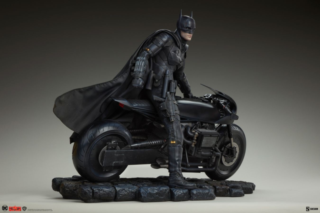 The Batman - Batman Premium Format Statue