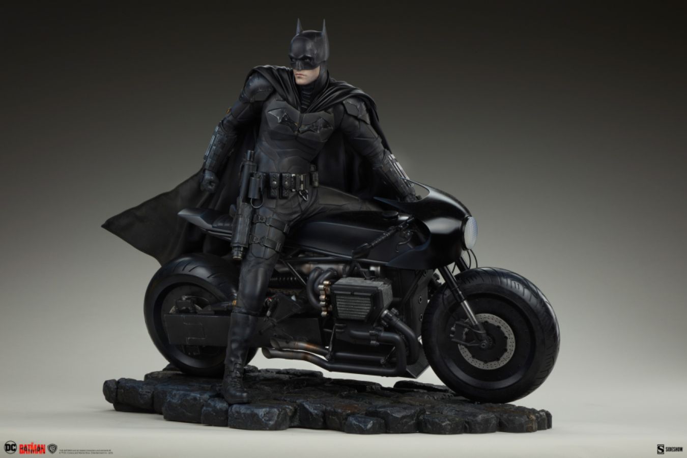 The Batman - Batman Premium Format Statue