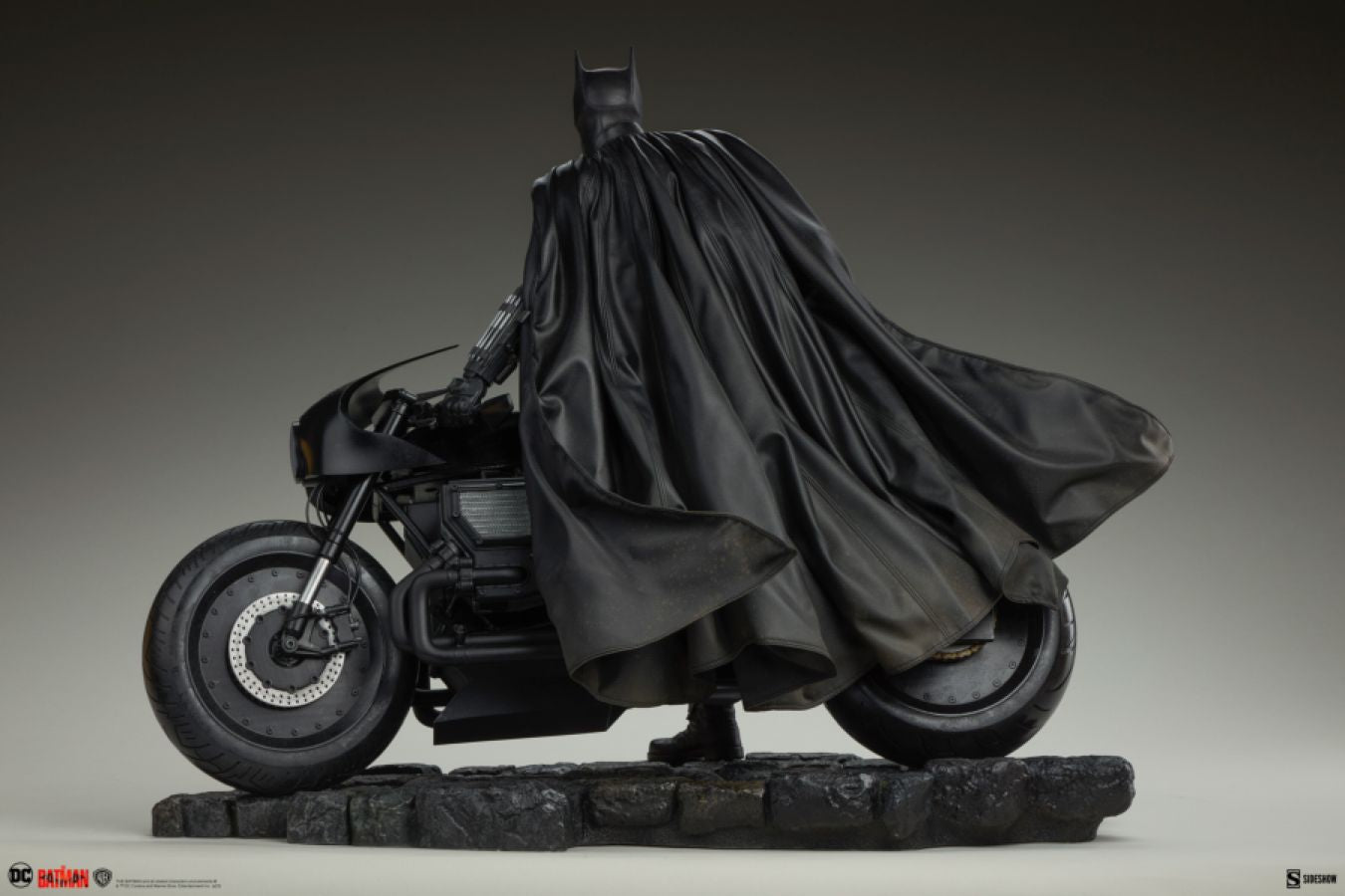 The Batman - Batman Premium Format Statue