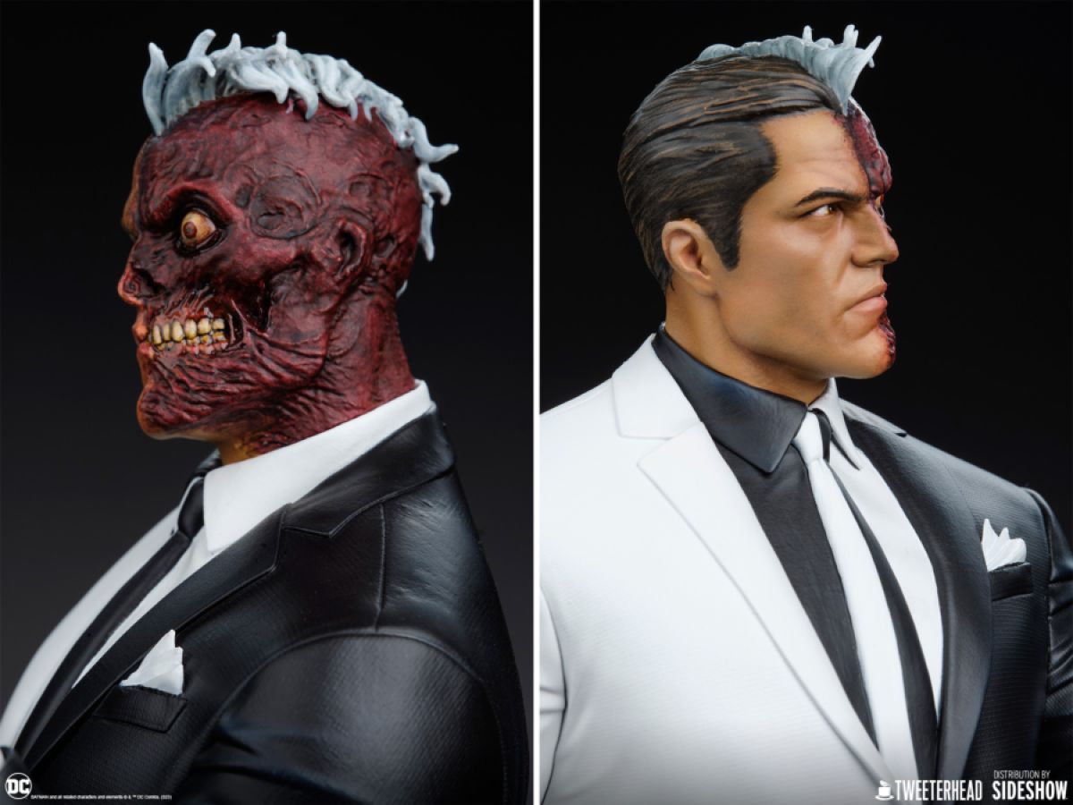 Batman - Two Face 1:6 Scale Maquette