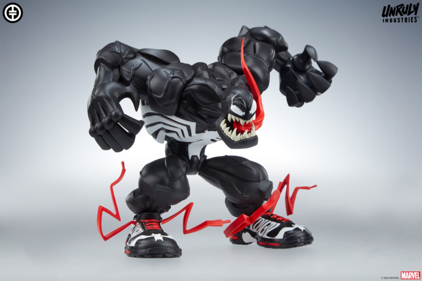 Spider-Man - Venom Designer Statue