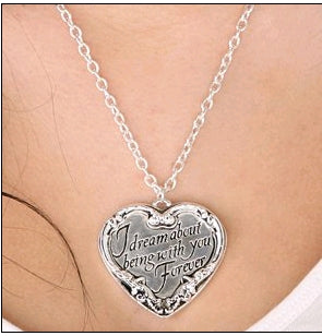 Twilight - Jewellery Heart Quote Necklace - Ozzie Collectables